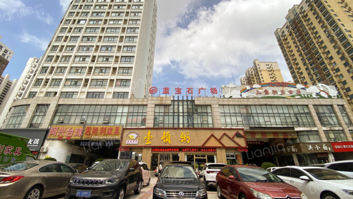 蓝宝石广场外景图