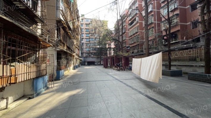 解放路356号院外景图