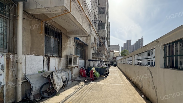 城建监察支队家属院外景图