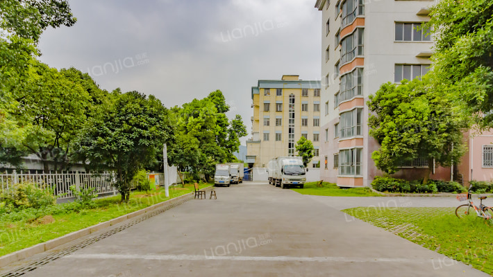 鹿城路775号院外景图