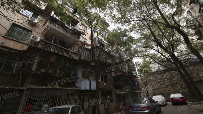 王公塘礼堂宿舍外景图