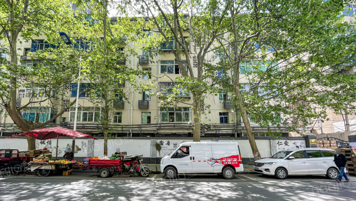 西安市工艺美术公司家属院外景图