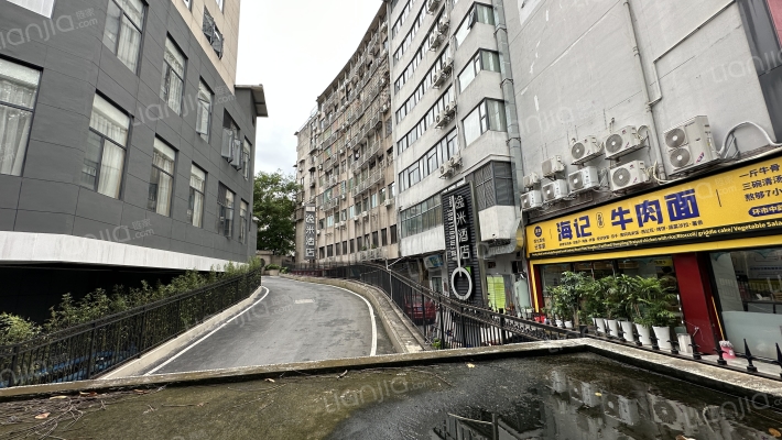 陶瓷大厦外景图