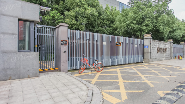 四季云顶外景图