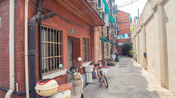 康定路872弄外景图