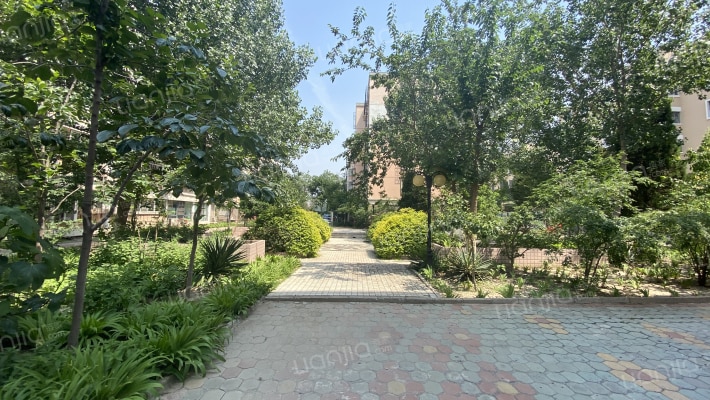 金色阳光花园外景图