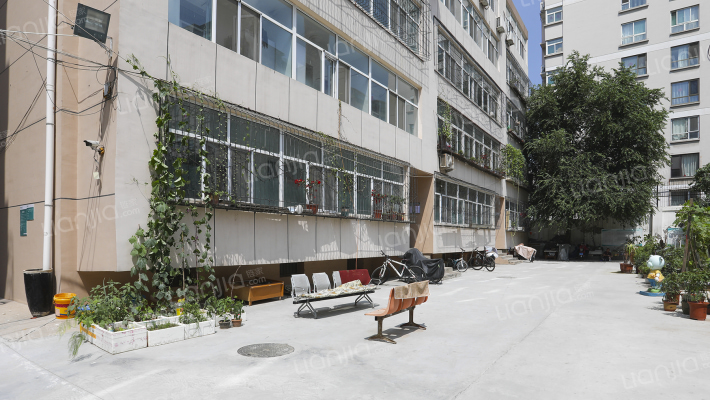 山西汽运集团东岗路宿舍外景图