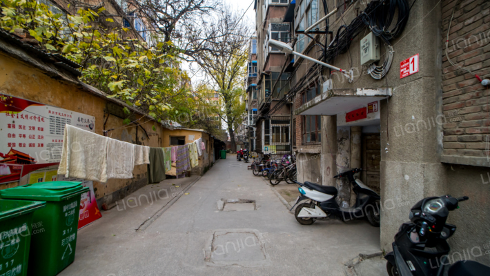 卫生路17号外景图