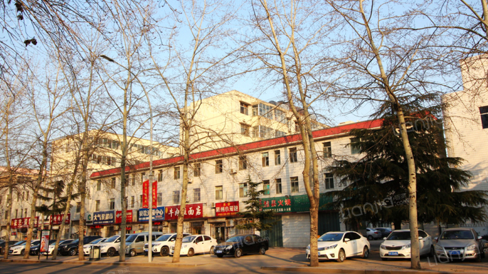 鸿泰集团家属院外景图