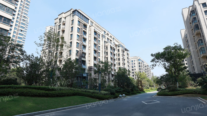 文一锦门学府里外景图