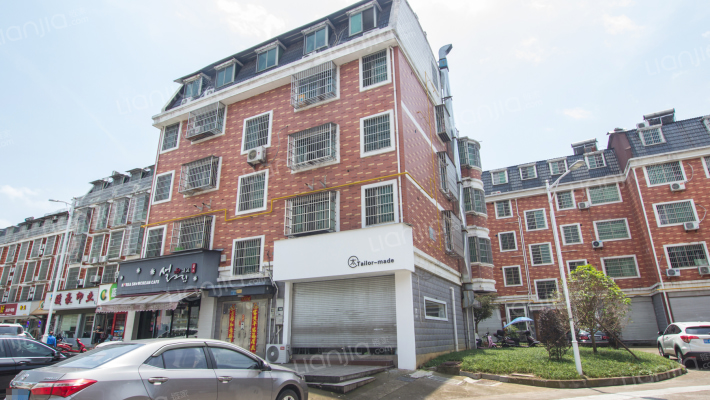 前成公寓外景图