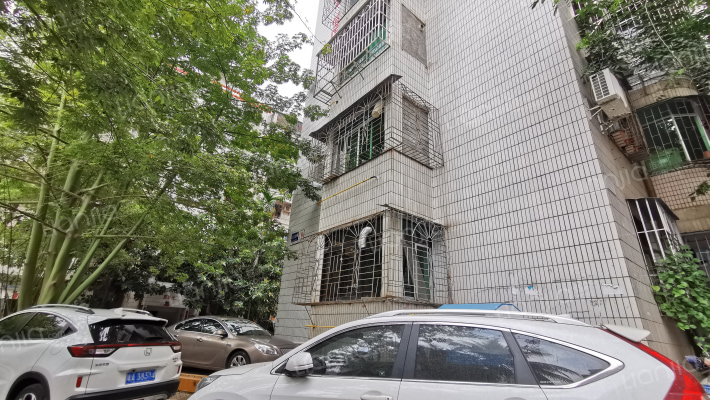 三立公寓外景图