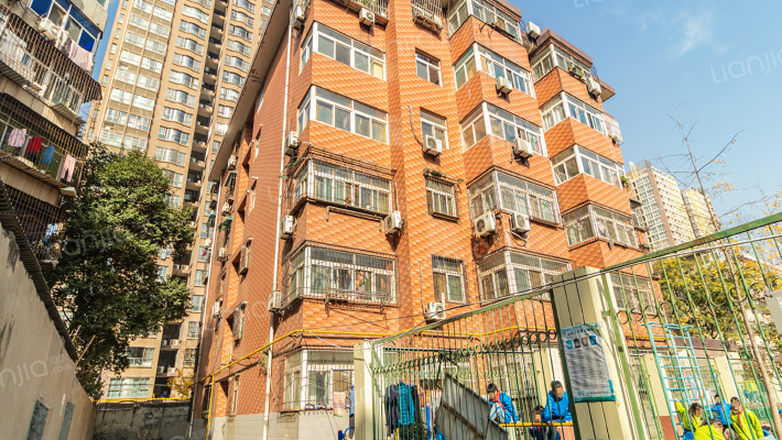 电子小学家属楼外景图