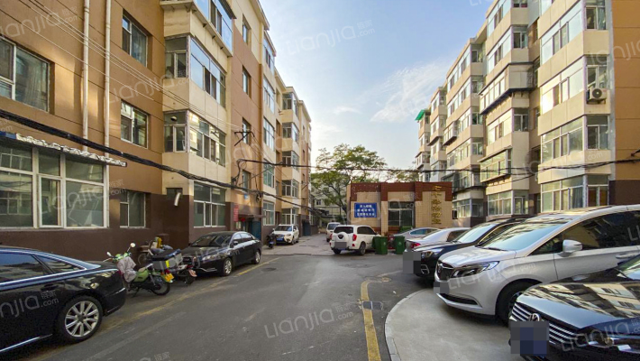 职工医学院宿舍外景图