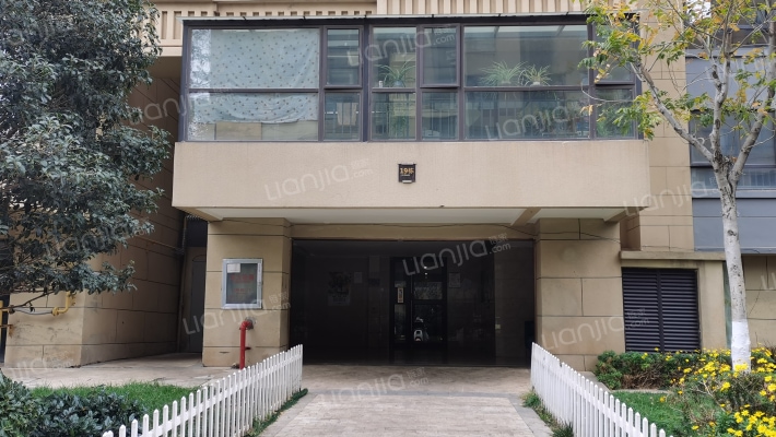 实力山语间外景图