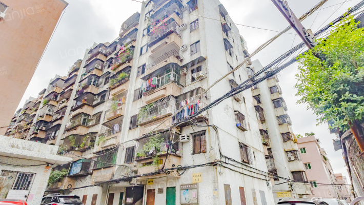 大山住宅楼外景图