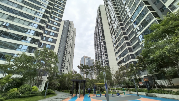 旭辉都会山外景图