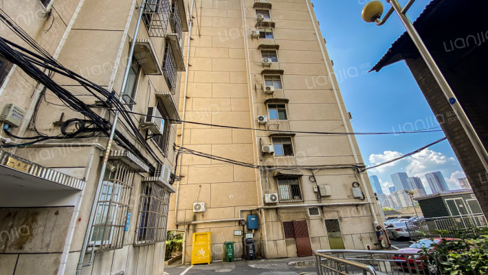 烟草宿舍外景图