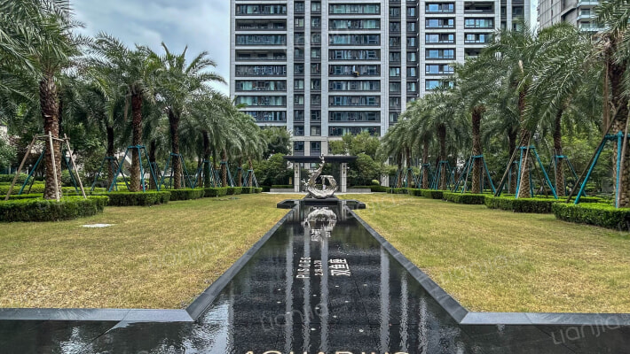 学院十一峰外景图