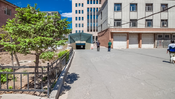 长春市解放大路学校教师公寓外景图