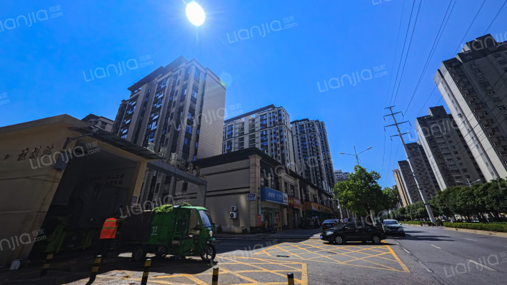 厚海玉龙外景图