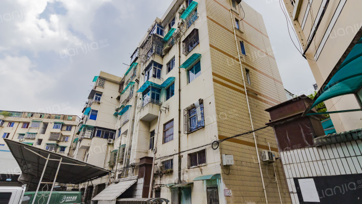 延安路25-47号住宅楼外景图