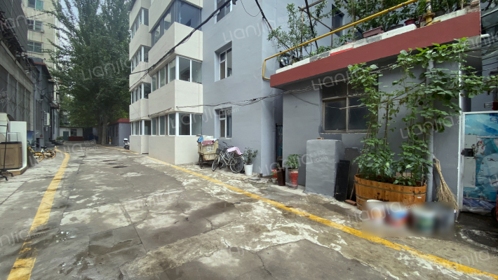 半坡西街20号外景图