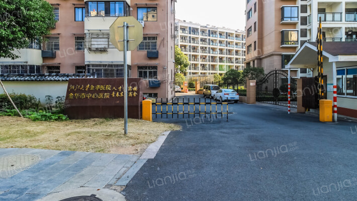 中心医院青春东区宿舍外景图