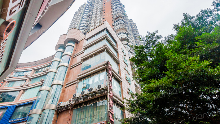 新世纪大厦外景图