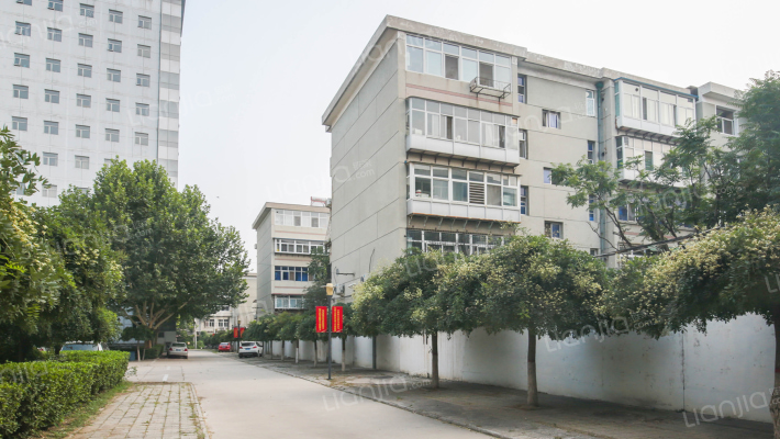 党校宿舍外景图