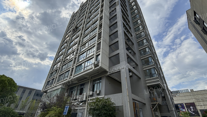 汇丰大厦外景图