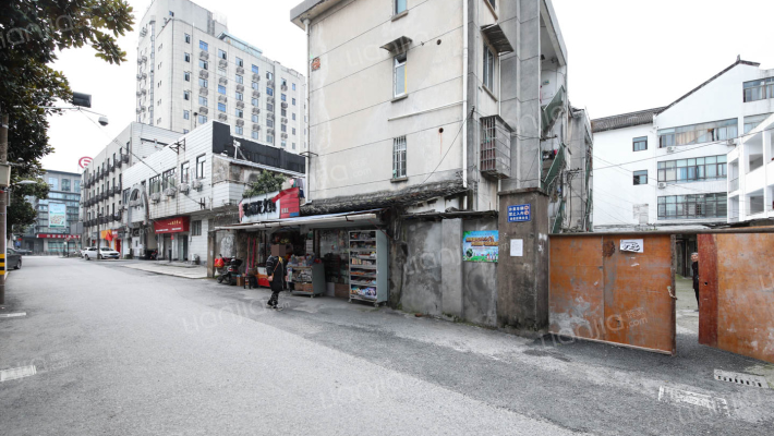 春波弄教工宿舍楼外景图