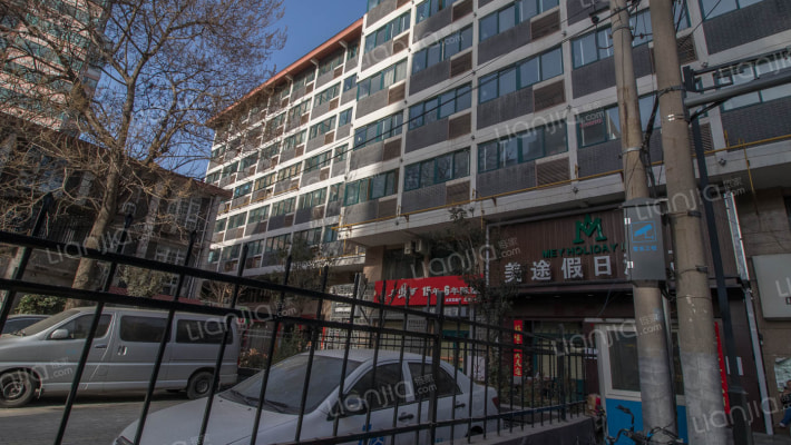 东道主国际公寓外景图