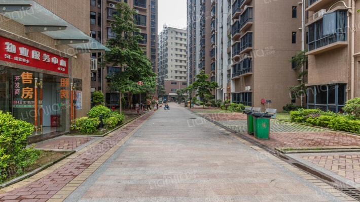 章阁中心城外景图