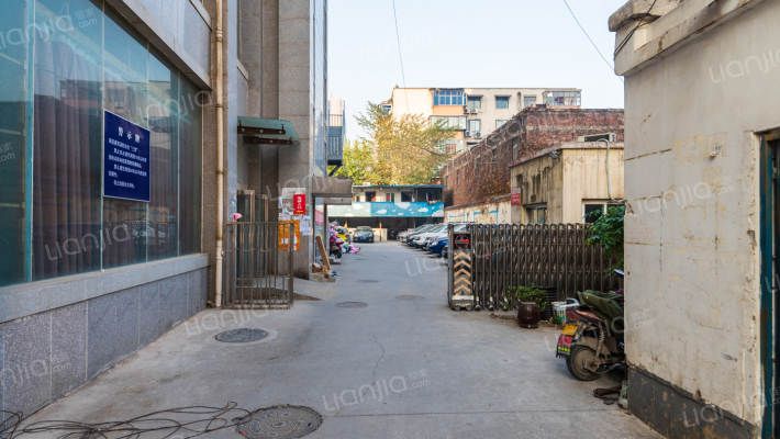 大学铭庭外景图