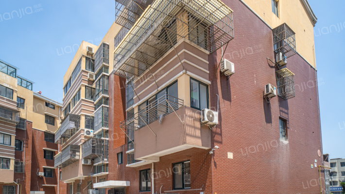 九华车站小区外景图