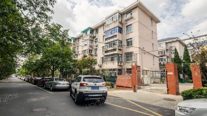 锁金五村16号外景图