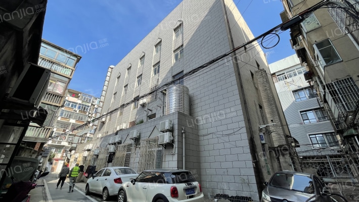 天主教堂恢复楼外景图