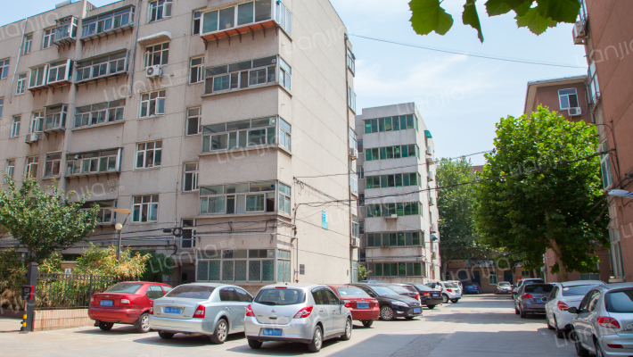 地震局宿舍外景图