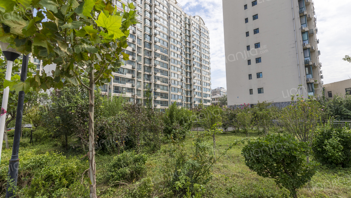 景苑小区外景图