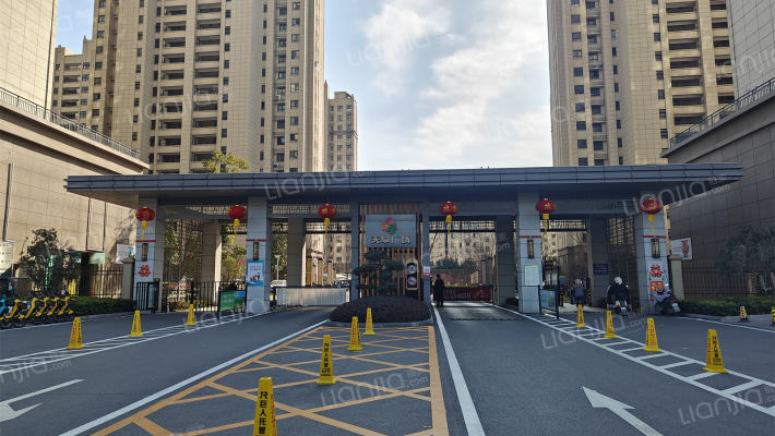 天阜广场外景图