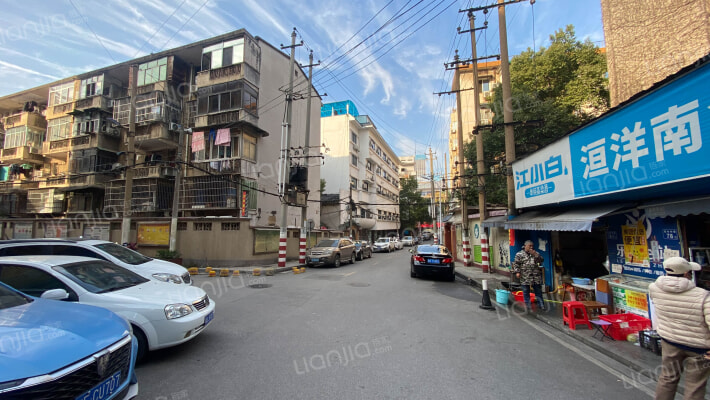 岳化大酒店外景图