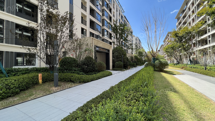 吾悦华府南区外景图