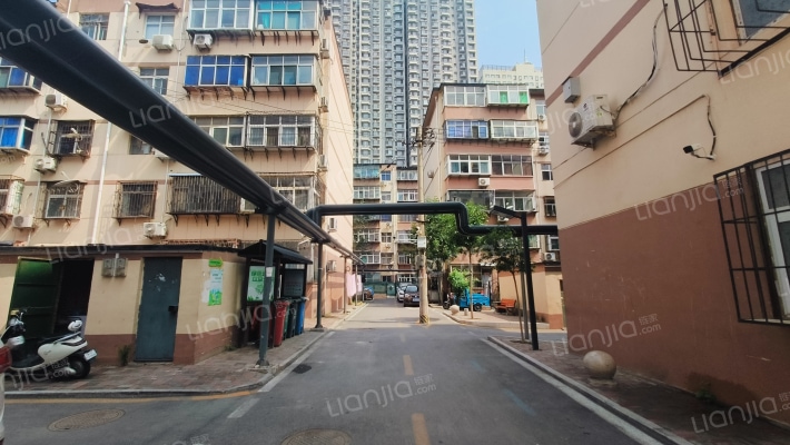 检察院住宅楼外景图