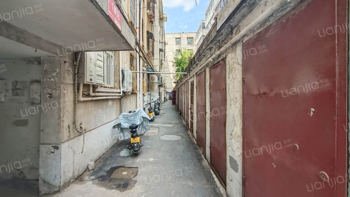 建材公司家属院外景图