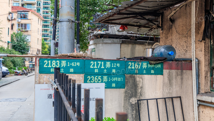 谨斜小区外景图