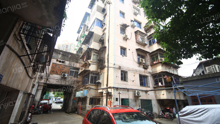 油脂化工厂宿舍外景图