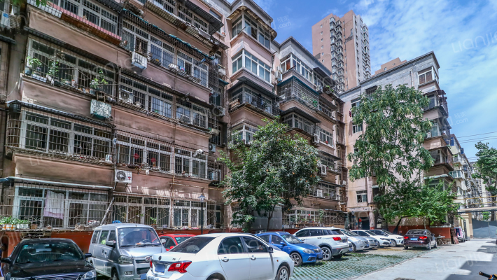 三染家属院外景图