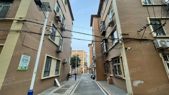 劳动路8号院外景图