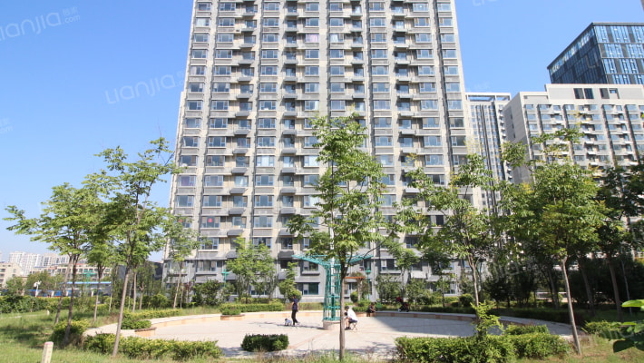 裕隆苑小区外景图